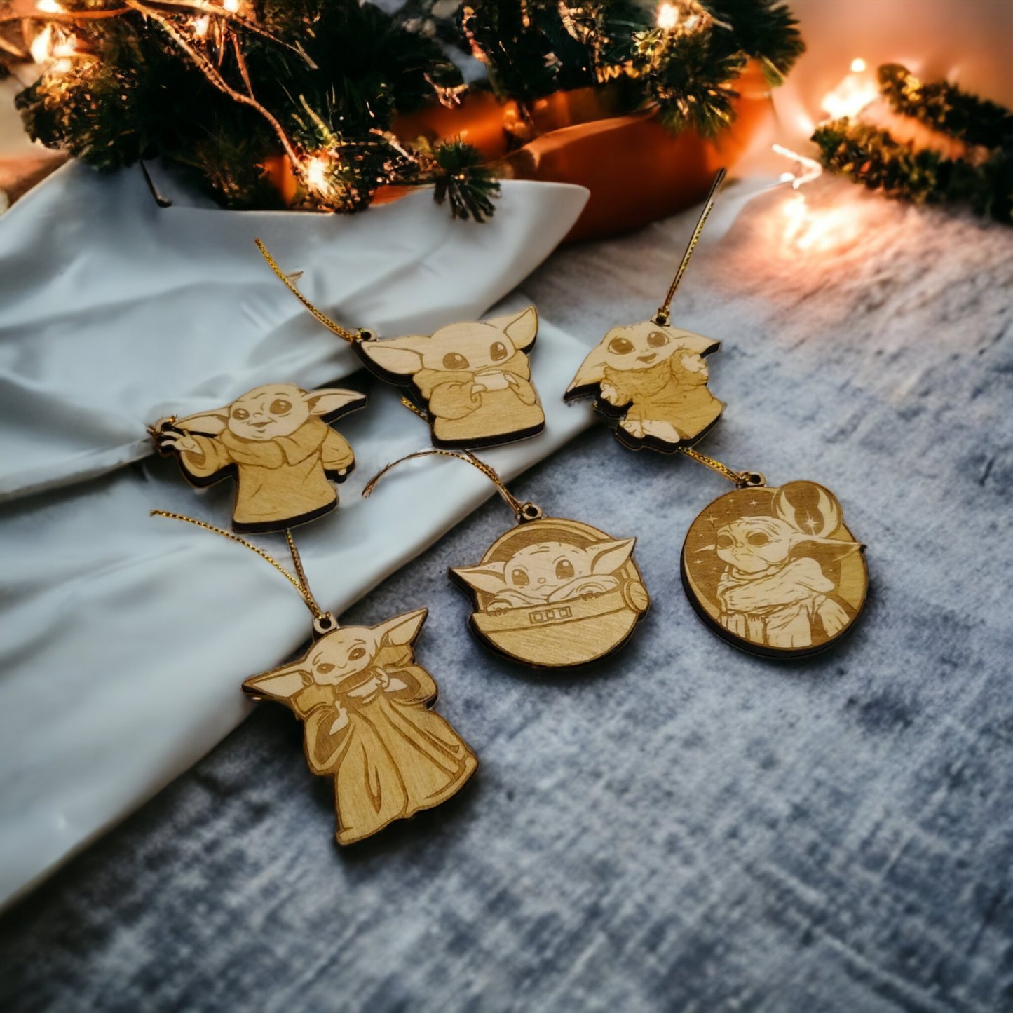 Set of 6 Baby Yoda Ornaments Wooden Coasters - Handmade Gift - Housewarming - Wood Kitchenware